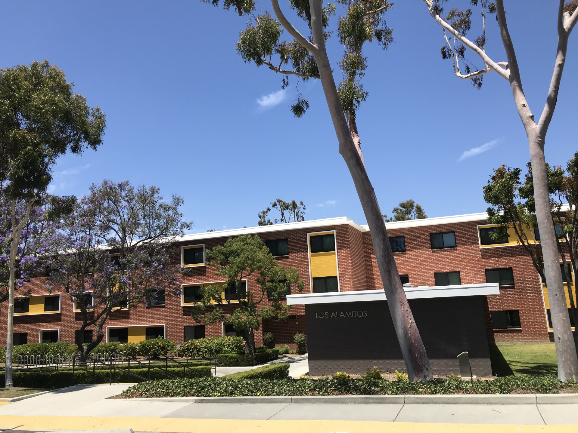 Los Alamitos building exterior