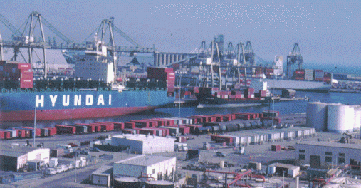 long_beach_harbor_port.gif active port in Long Beach harbor