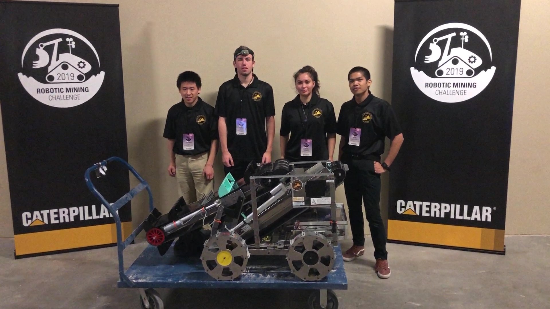 2019 Lunabotics Team with rover