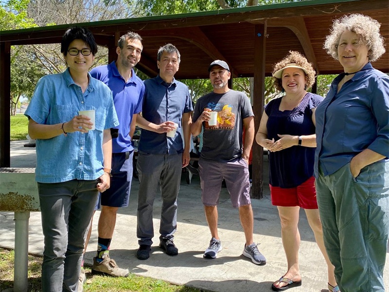 metric_mixer_spring_2022_03.jpg faculty mentors at the event