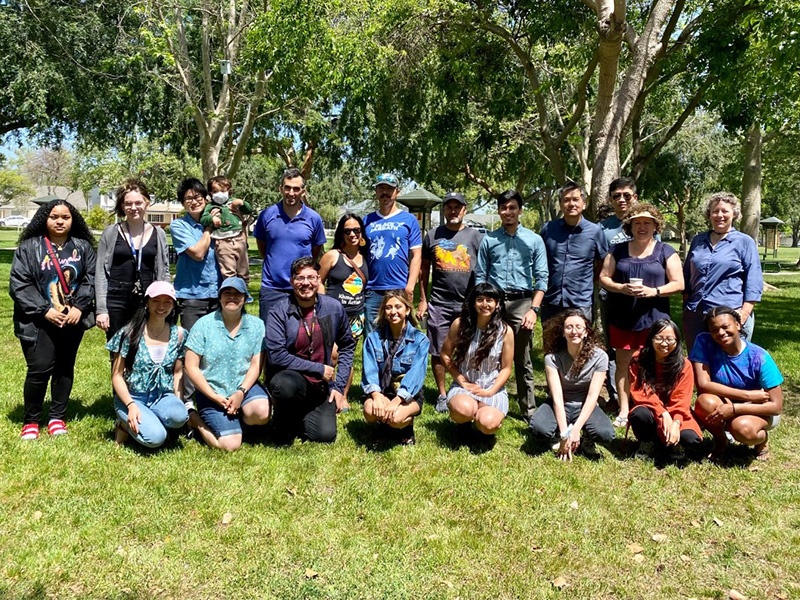 metric_mixer_spring_2022_07.jpg student and mentors at the event