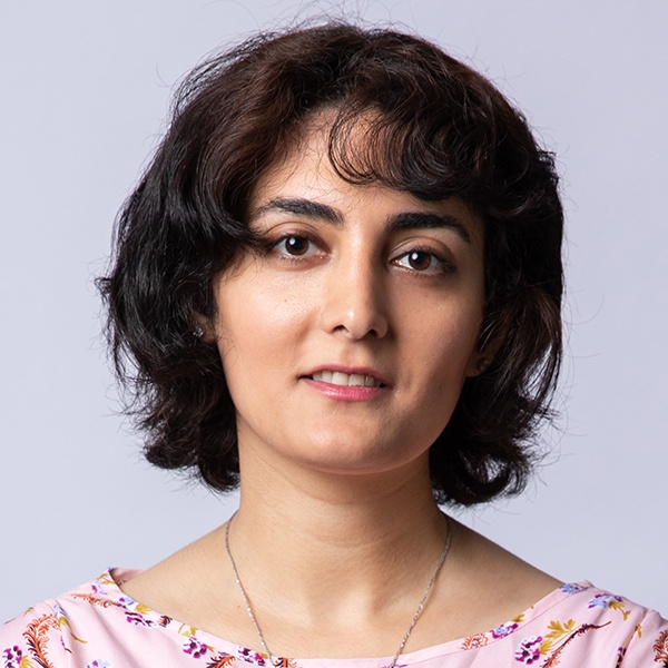 moghtadernejad6x6-2.jpg Sara Moghtadernejad
