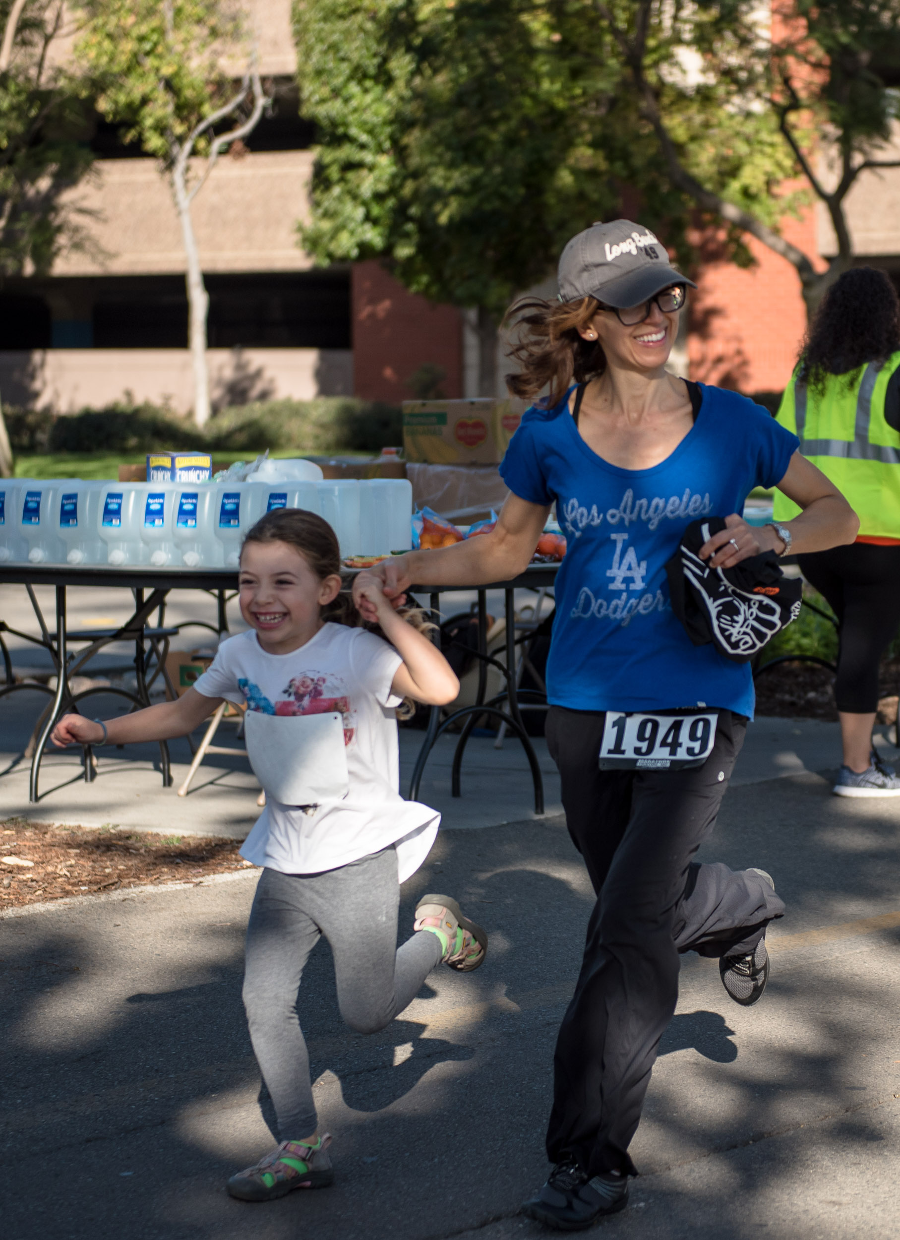 Mother and daughter participating in the race.