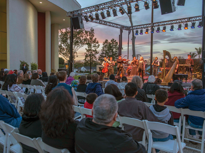 Outside venue at the Carpenter Center with musicians playing