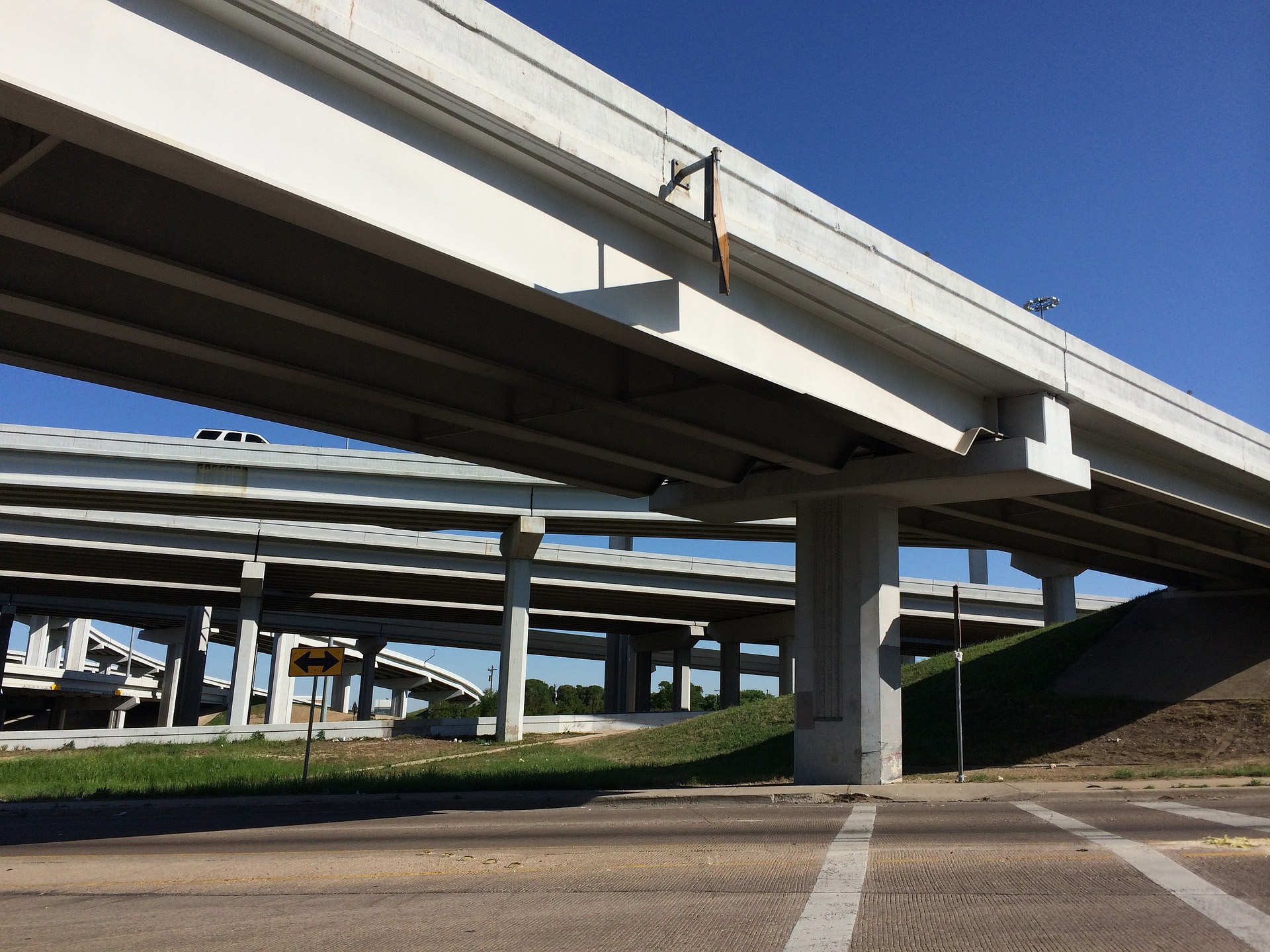 overpass-1920.jpg overpass