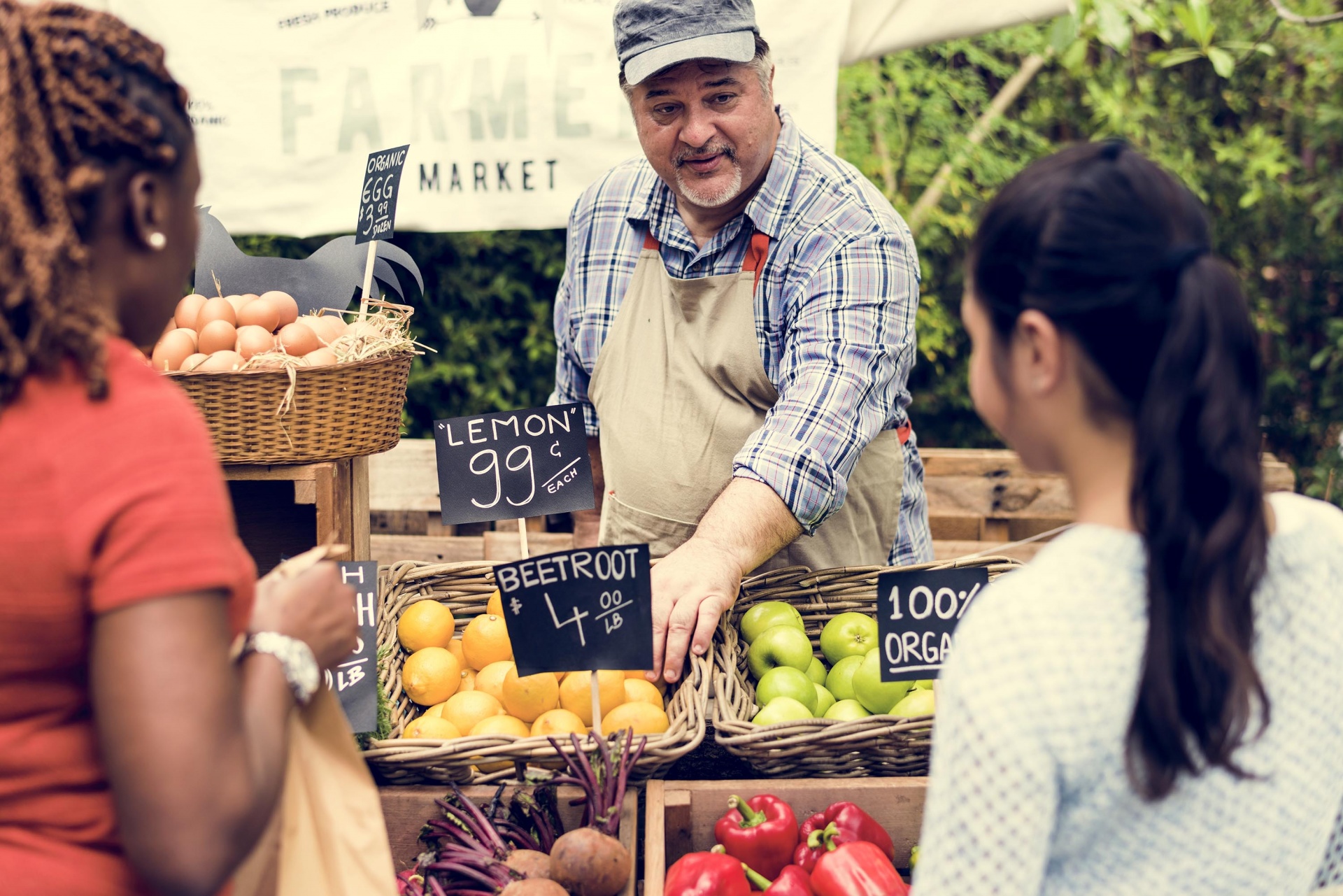 shutterstock_604273016_crop.jpg farmers market