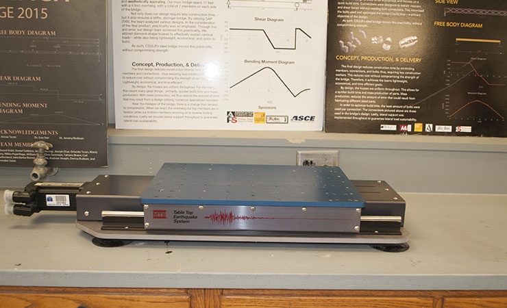 vec128-simulator_earthquake_table_top-207493.jpg abletop Earthquake System