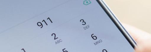 Phone dialing 911 Emergency number
