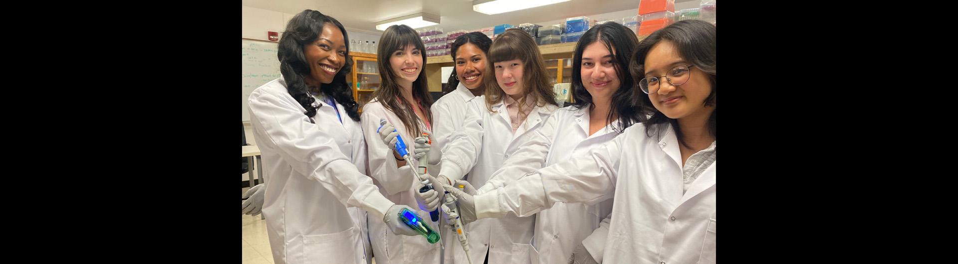 Dr. Lamar Thomas and student researchers in the lab