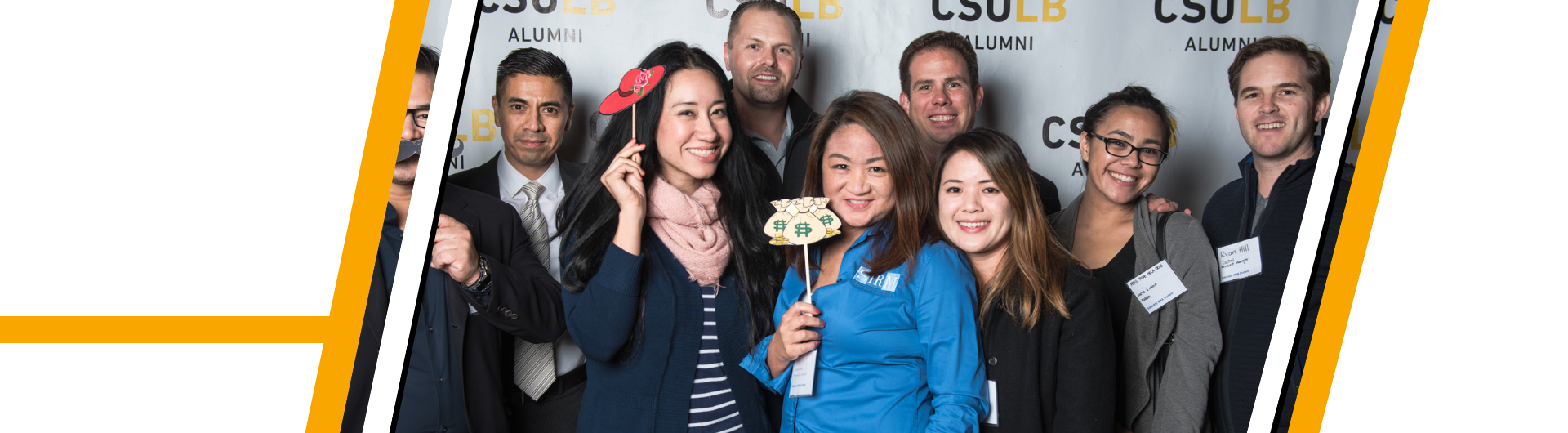 picture of alumni at graduate business banquet