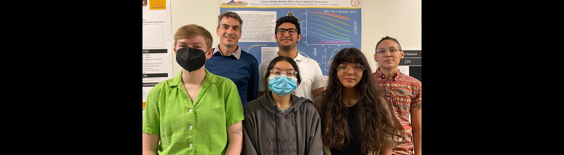 Thomas Gredig and student researchers