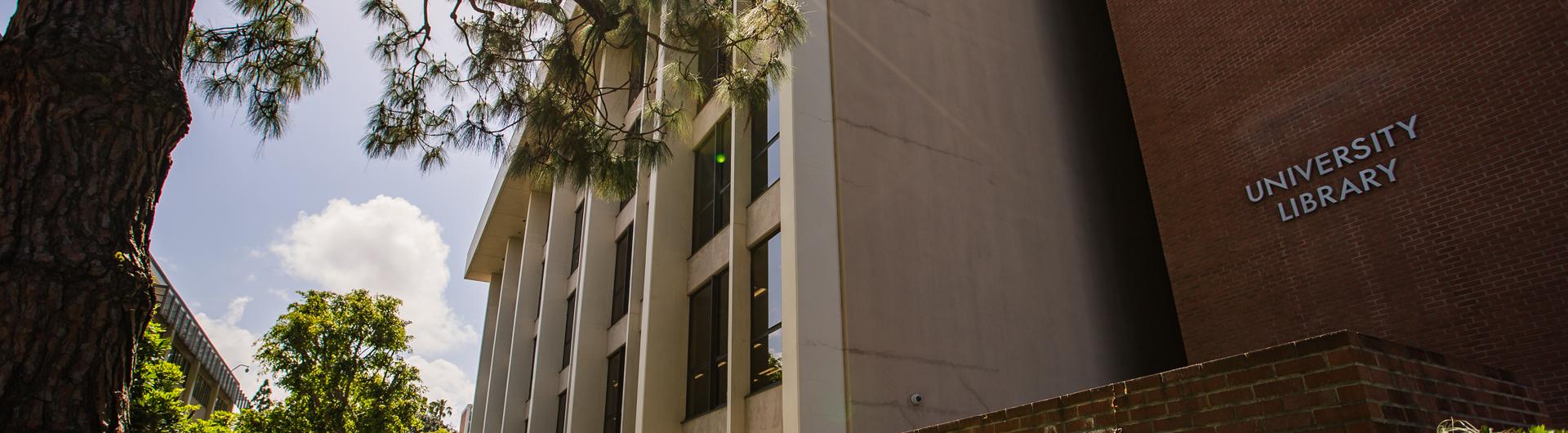 Image: banner_university-library_exterior-library.jpg