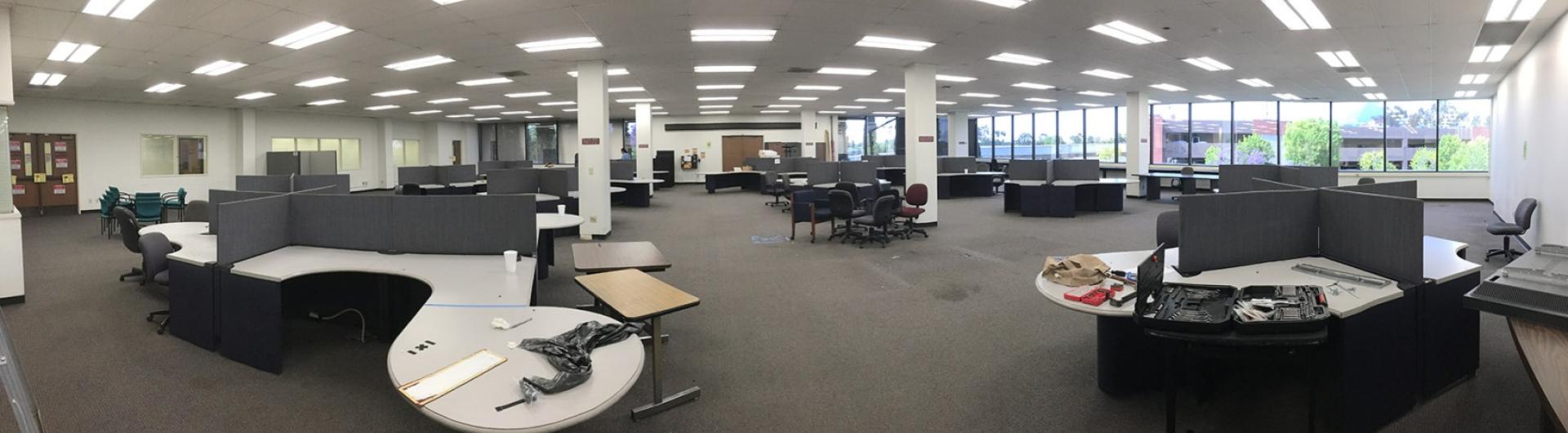 CSULB CBA Computer Lab empty ready for remodel