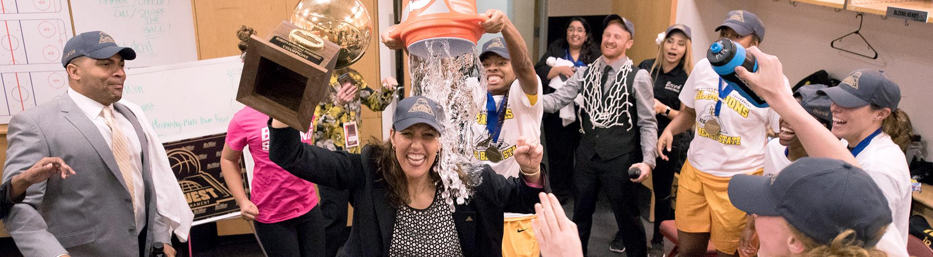 women's basketball win