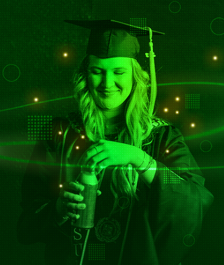 CSULB Green Grad Tile 