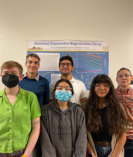 Thomas Gredig and student researchers