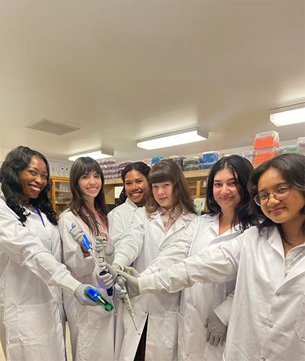 Dr. Lamar Thomas and student researchers in the lab