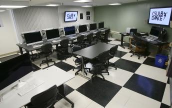 The CSULB Dance Computer Lab