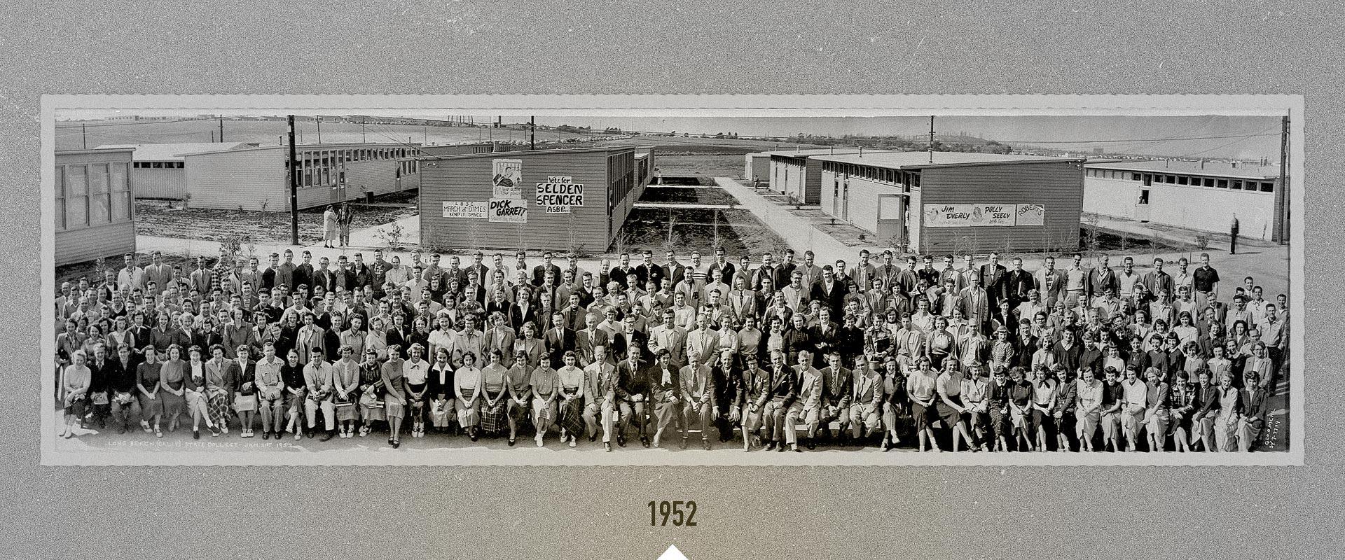 Students and faculty group portrait in 1952