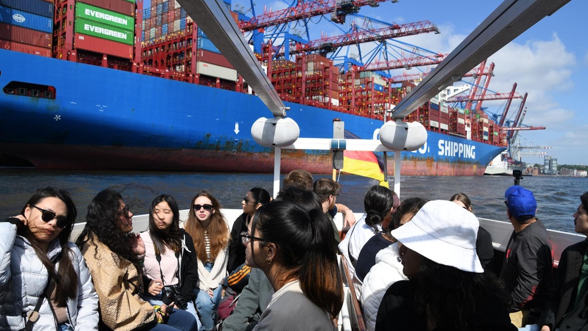 COB Study Abroad IB HAMBURG 2023 Students Eating in Germany