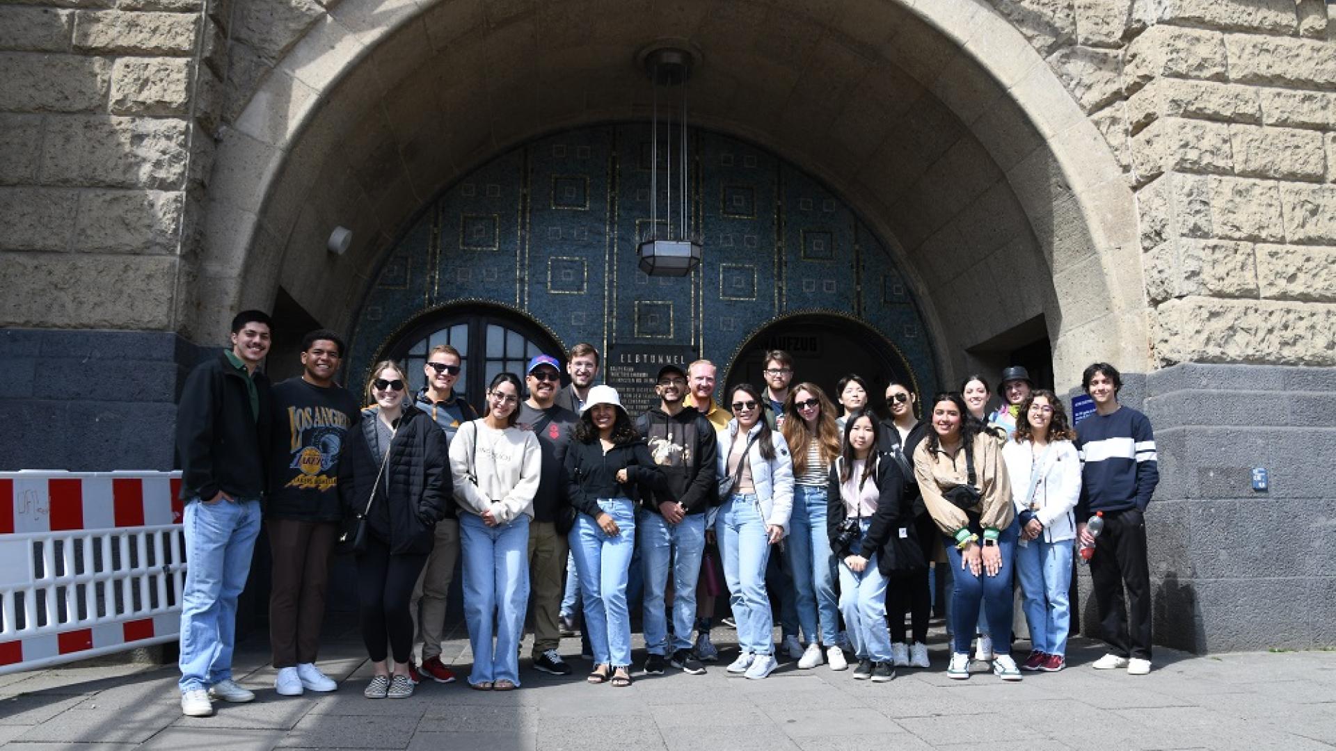 COB Study Abroad IB HAMBURG 2023 Students on a visit