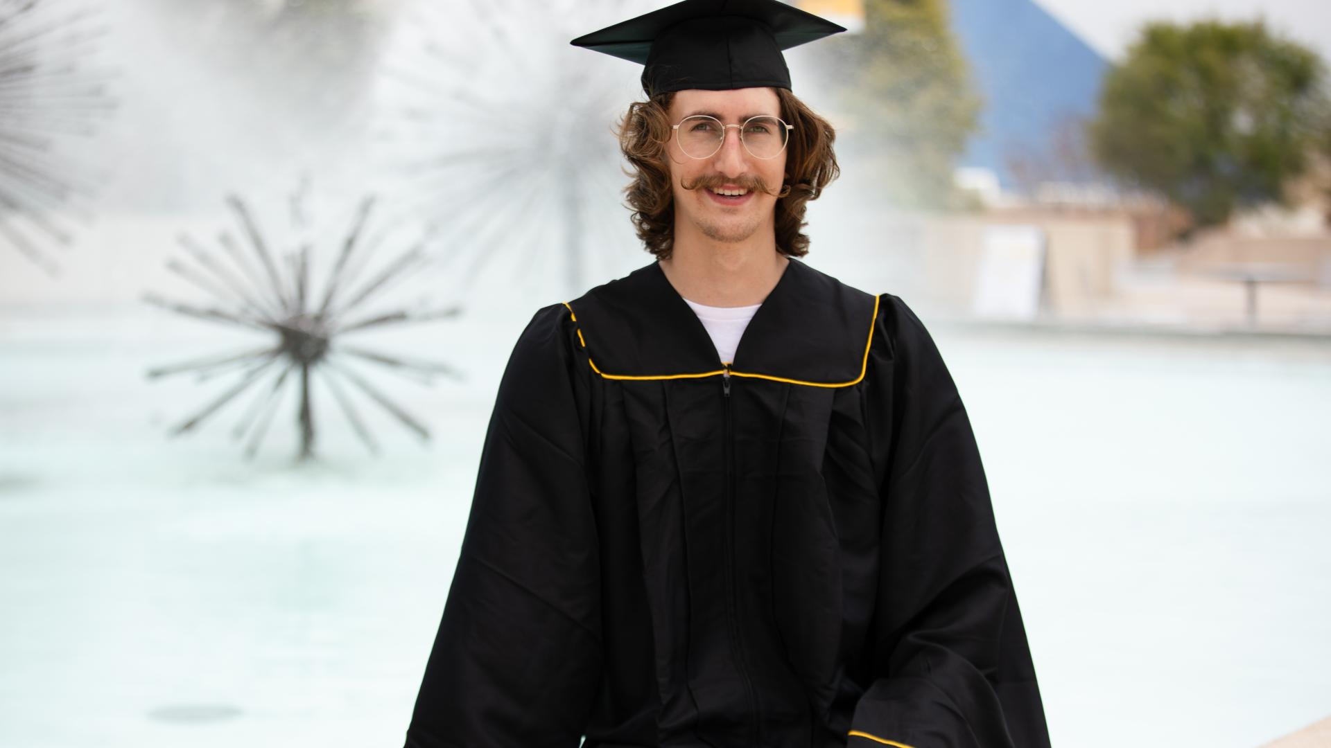 240503_CSULBGradPortraits_2079.