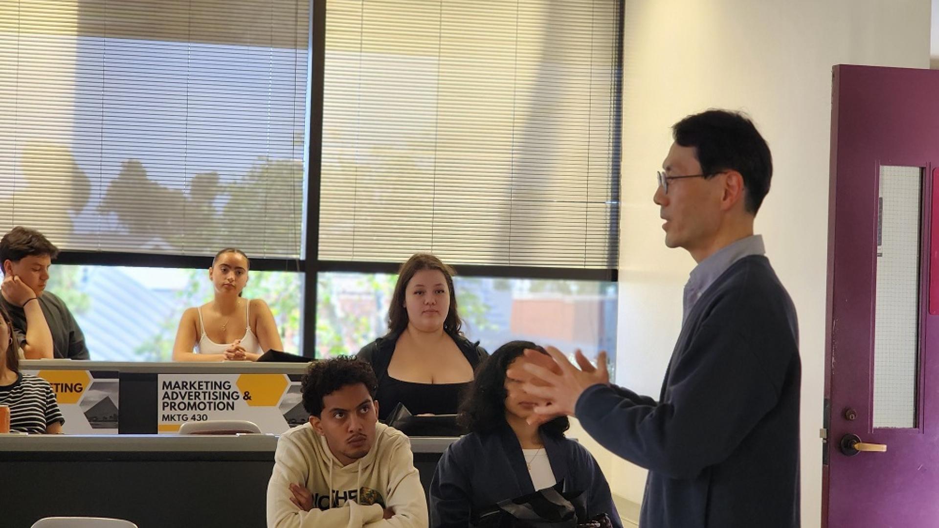 COB MKTG 2025 Day at the Beach Professor Greeting