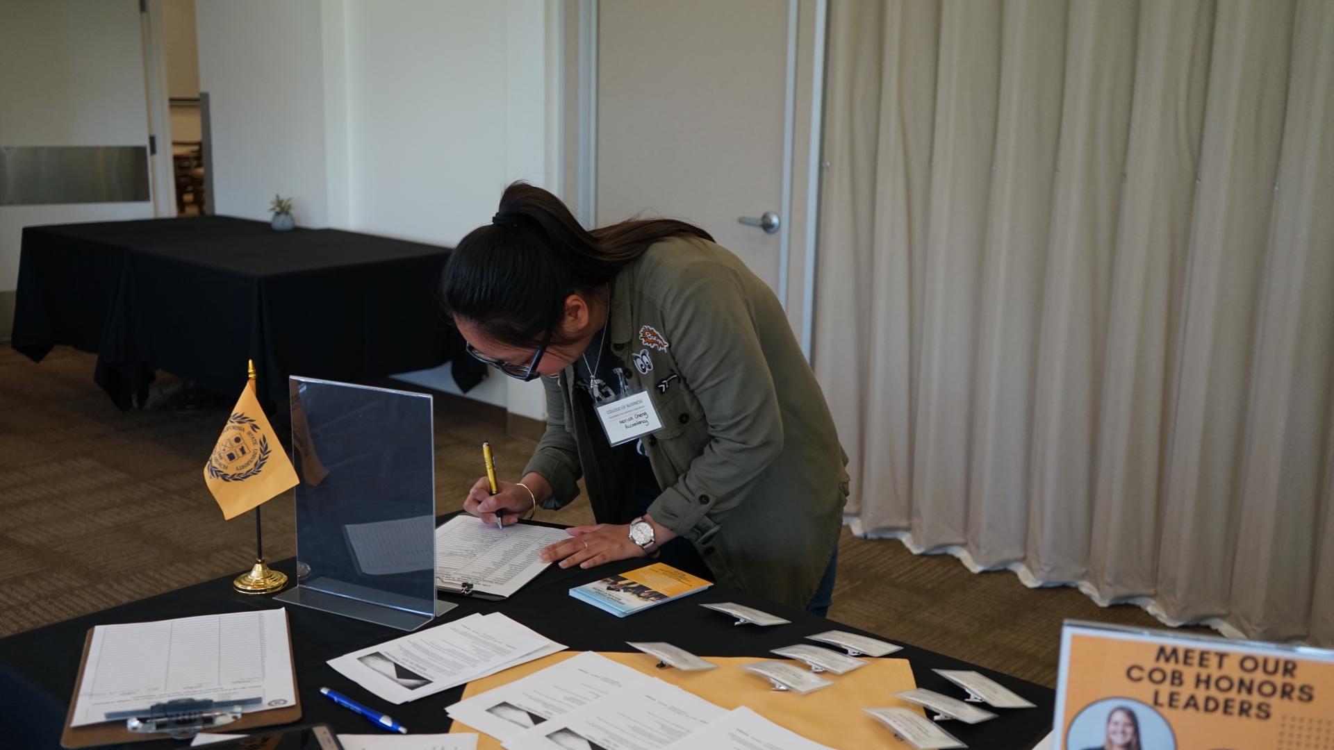 COB 2019 HONORS a person is using login in on a computer