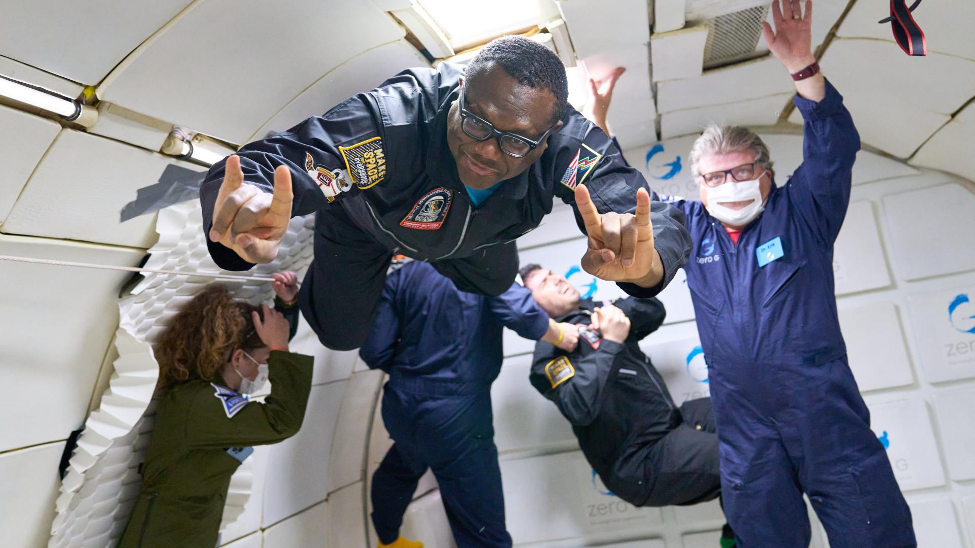 Male space crew members signals his approval (Photo: AstroAccess)