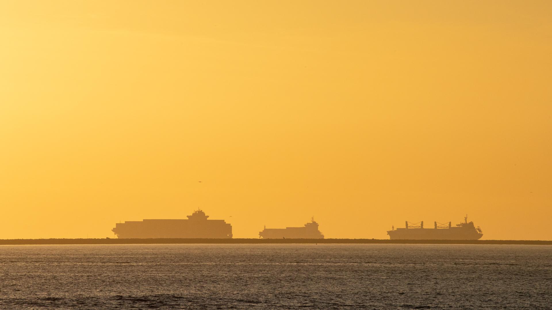 Long Beach Shoreline at dusk