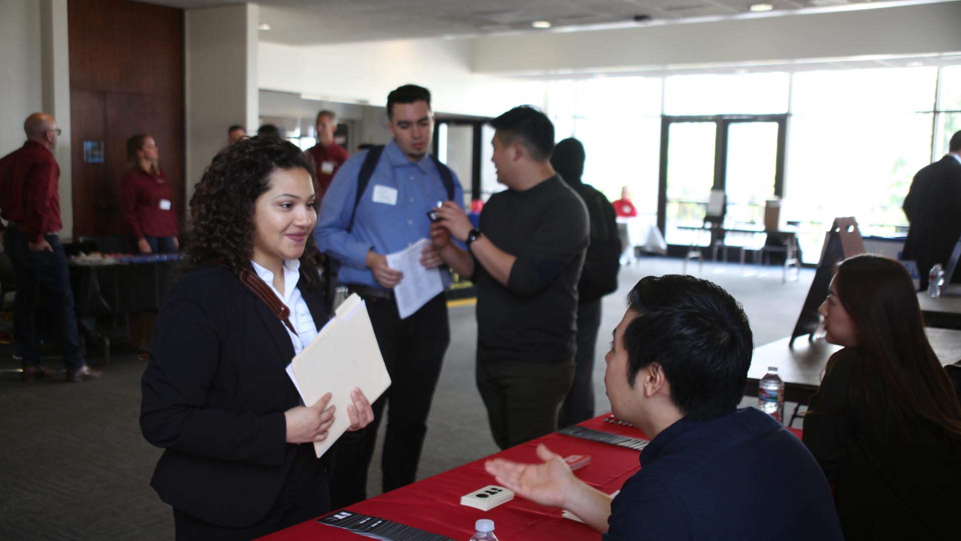 Students and employees at the Business and Healthcare Spring 2018 Job and Internship Fair