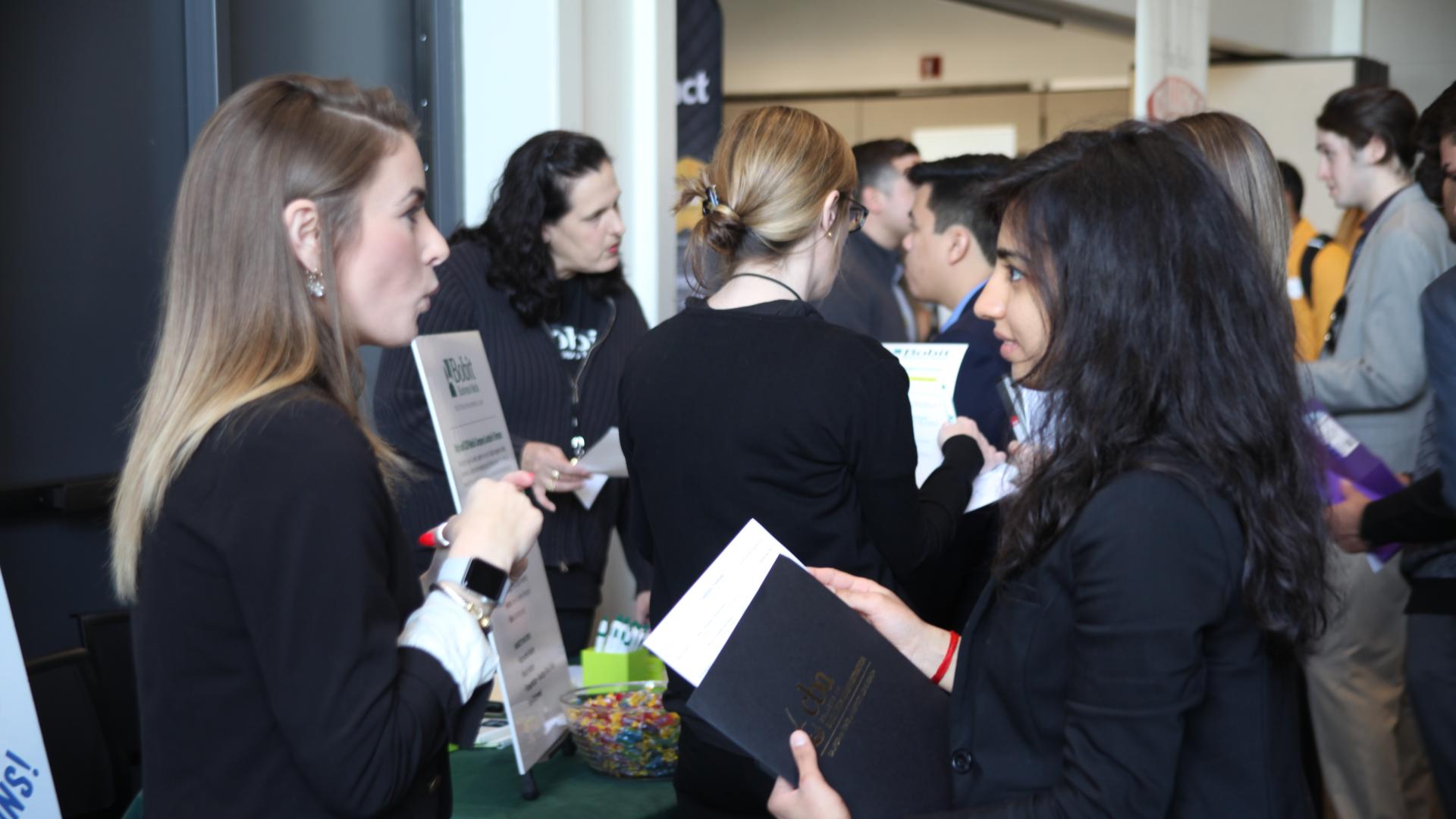 Students and employees at the Business and Healthcare Spring 2018 Job and Internship Fair