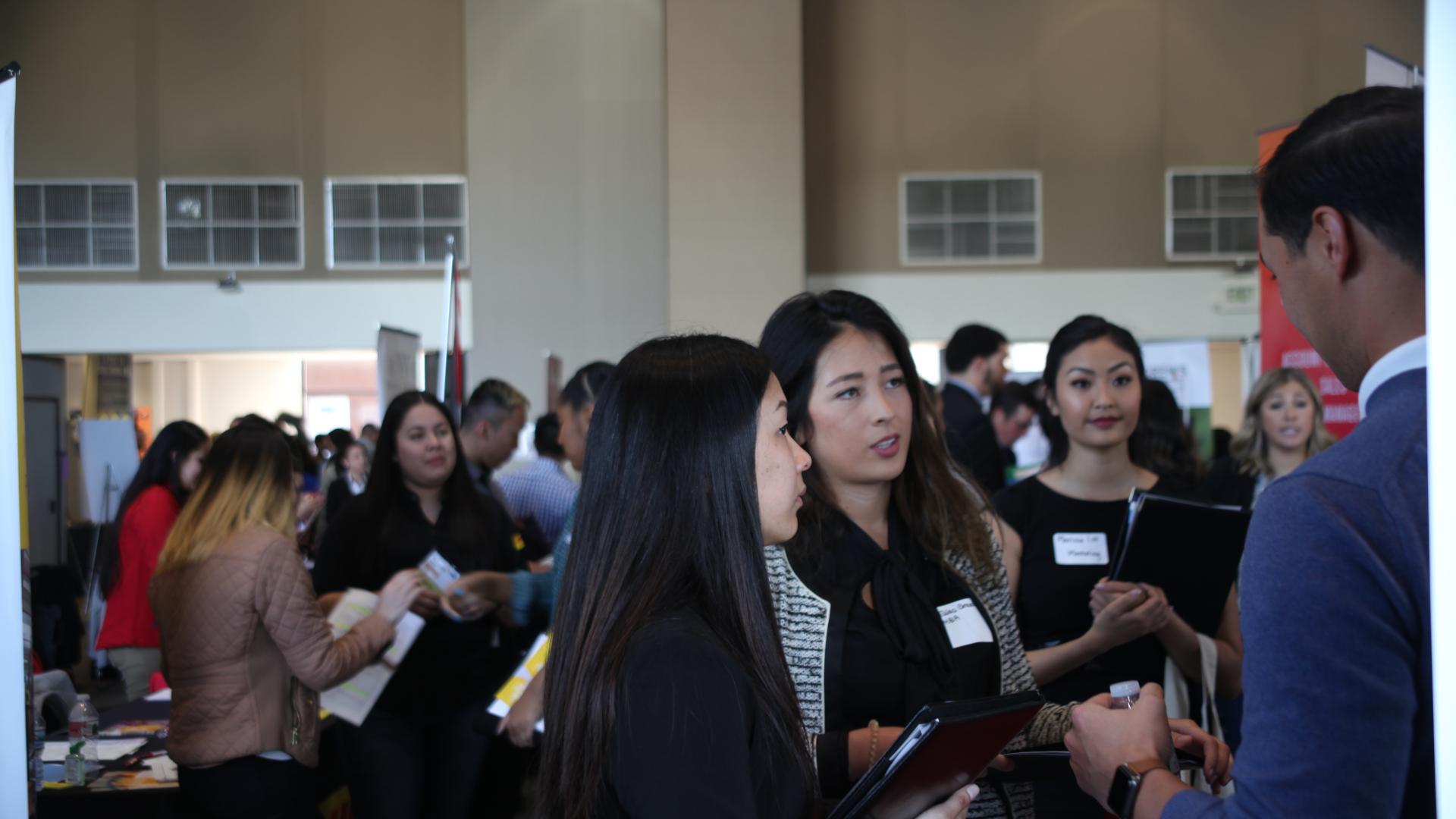 Students and employees at the Business and Healthcare Spring 2018 Job and Internship Fair