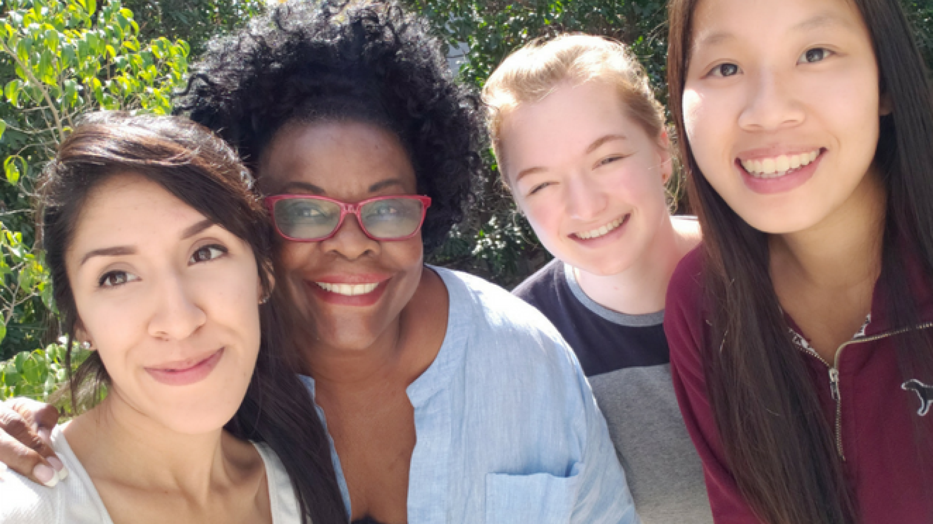 Naomi Rainey-Pierson with students Naomi Rainey-Pierson with students