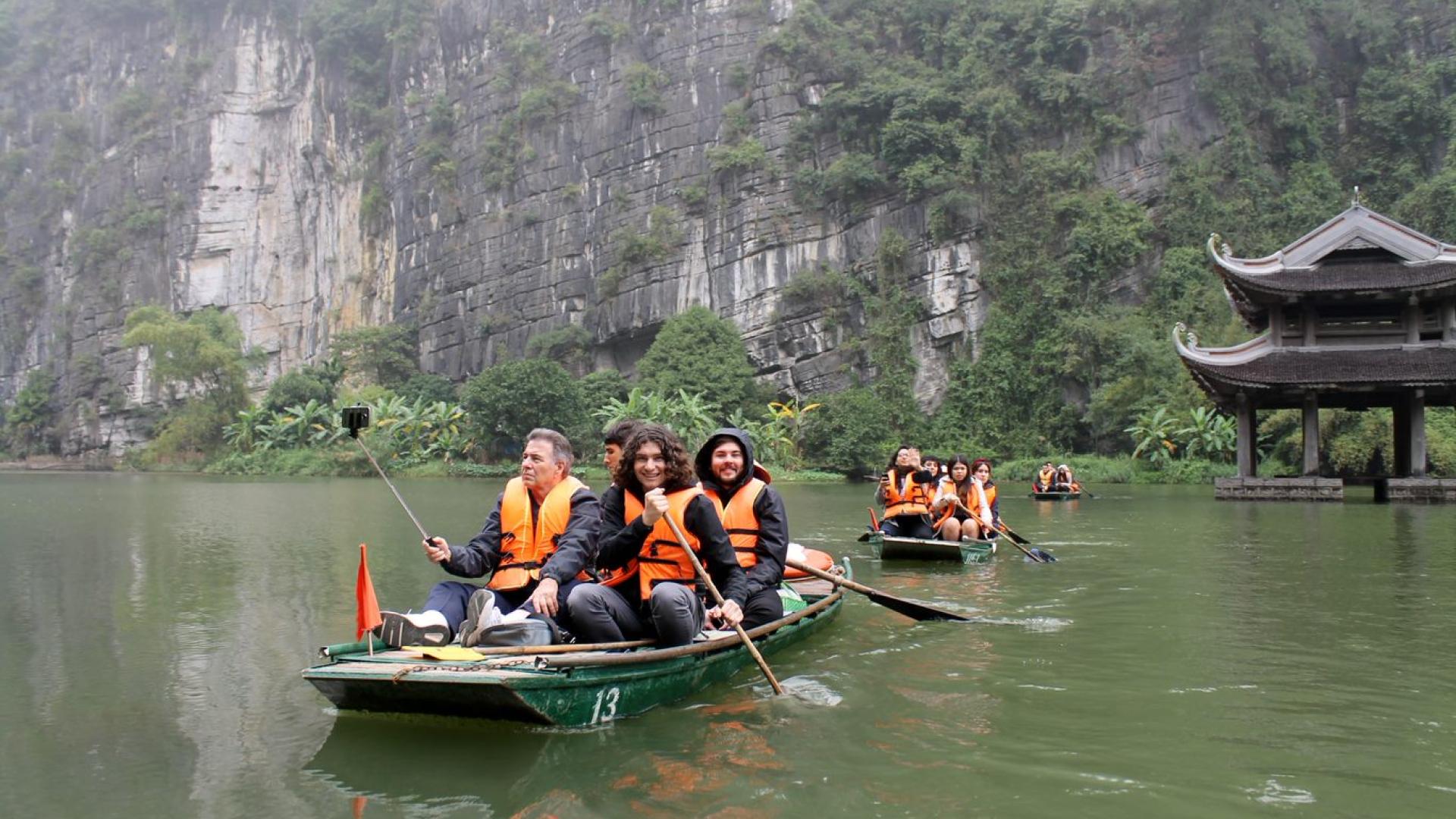 BOAT Ride STUDY ABROAD COB 2018 ASIA