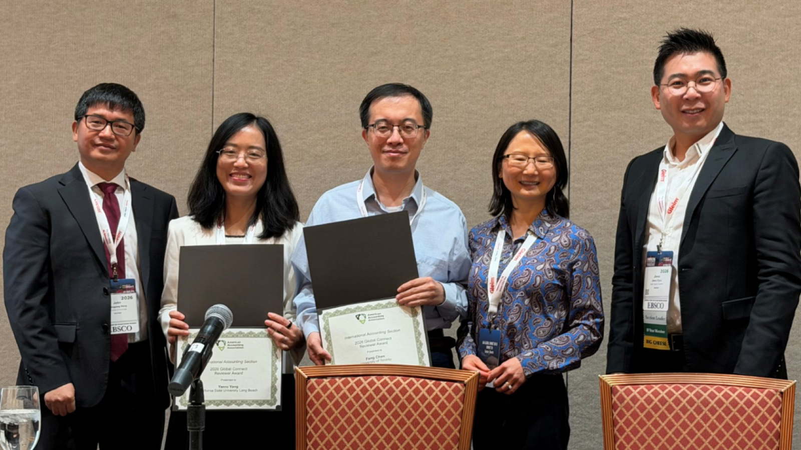 yanru Yang ACCNT COB wins award