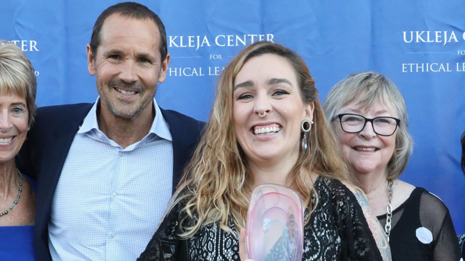 Mark Guillen, Janey Roeder, Greg Wooden, Taryn Williams, Jane Close Conoley, Louise Ukleja and Mick Ukleja at presentation of the 2022 Nell and John Wooden Ethics in Leadership Award