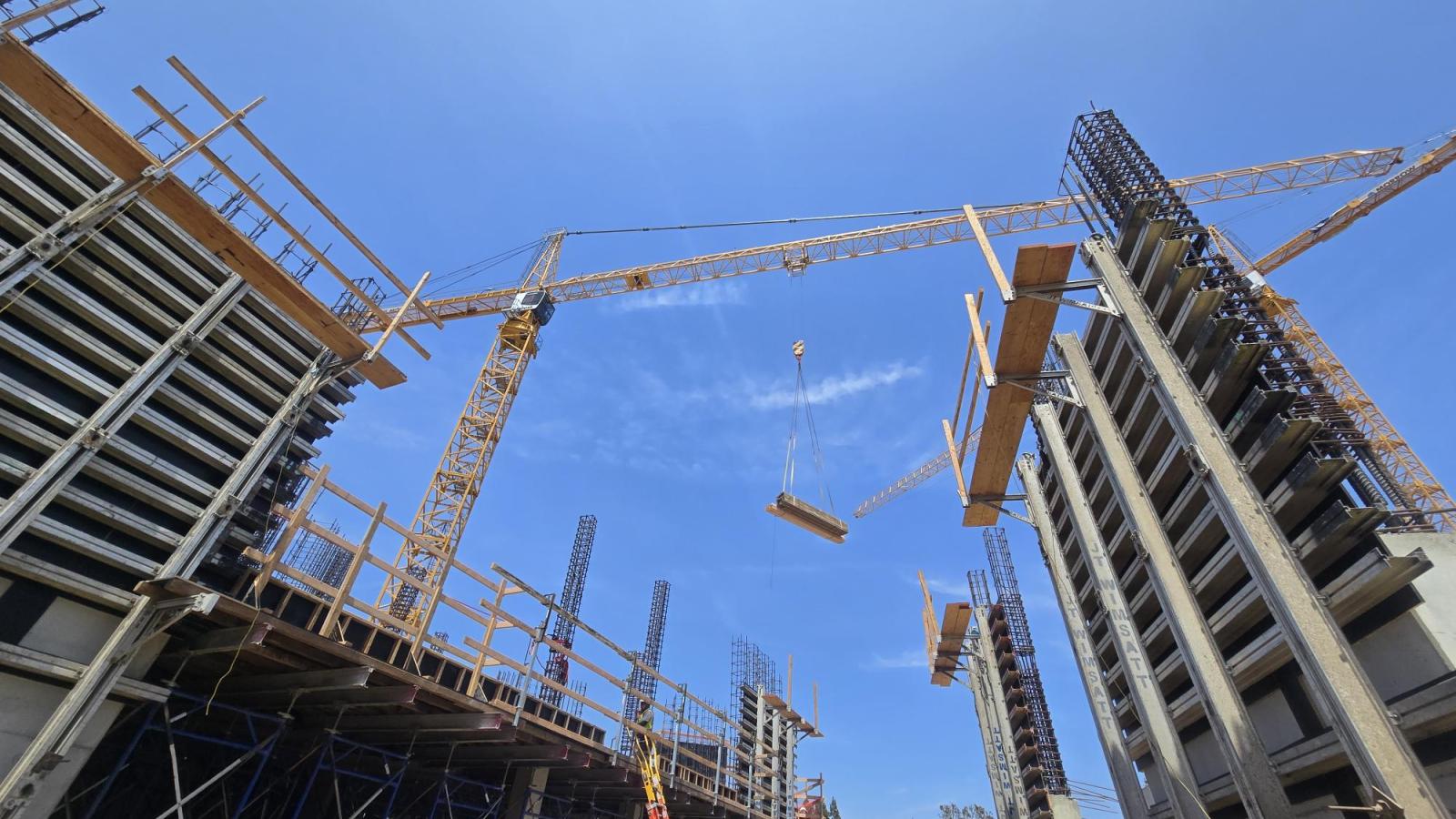 La Playa Construction