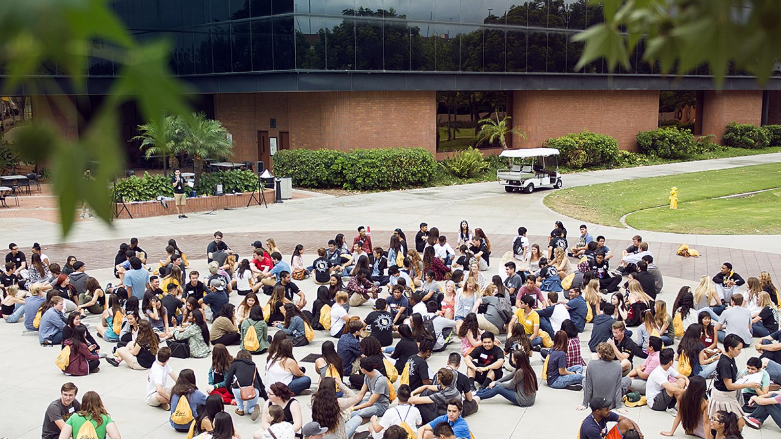 Soar Students in front of the COB Building CSULB