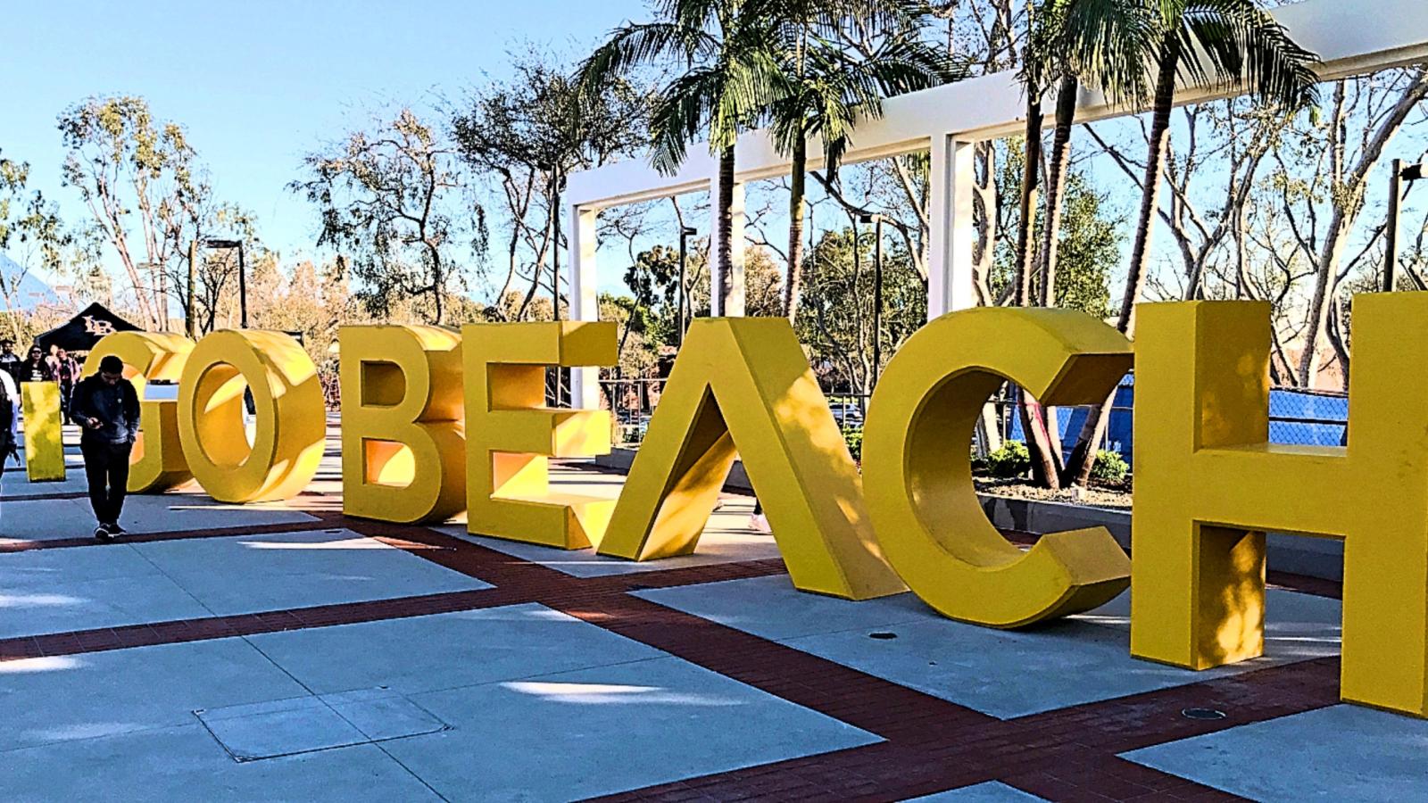 CSULB Go Beach sign