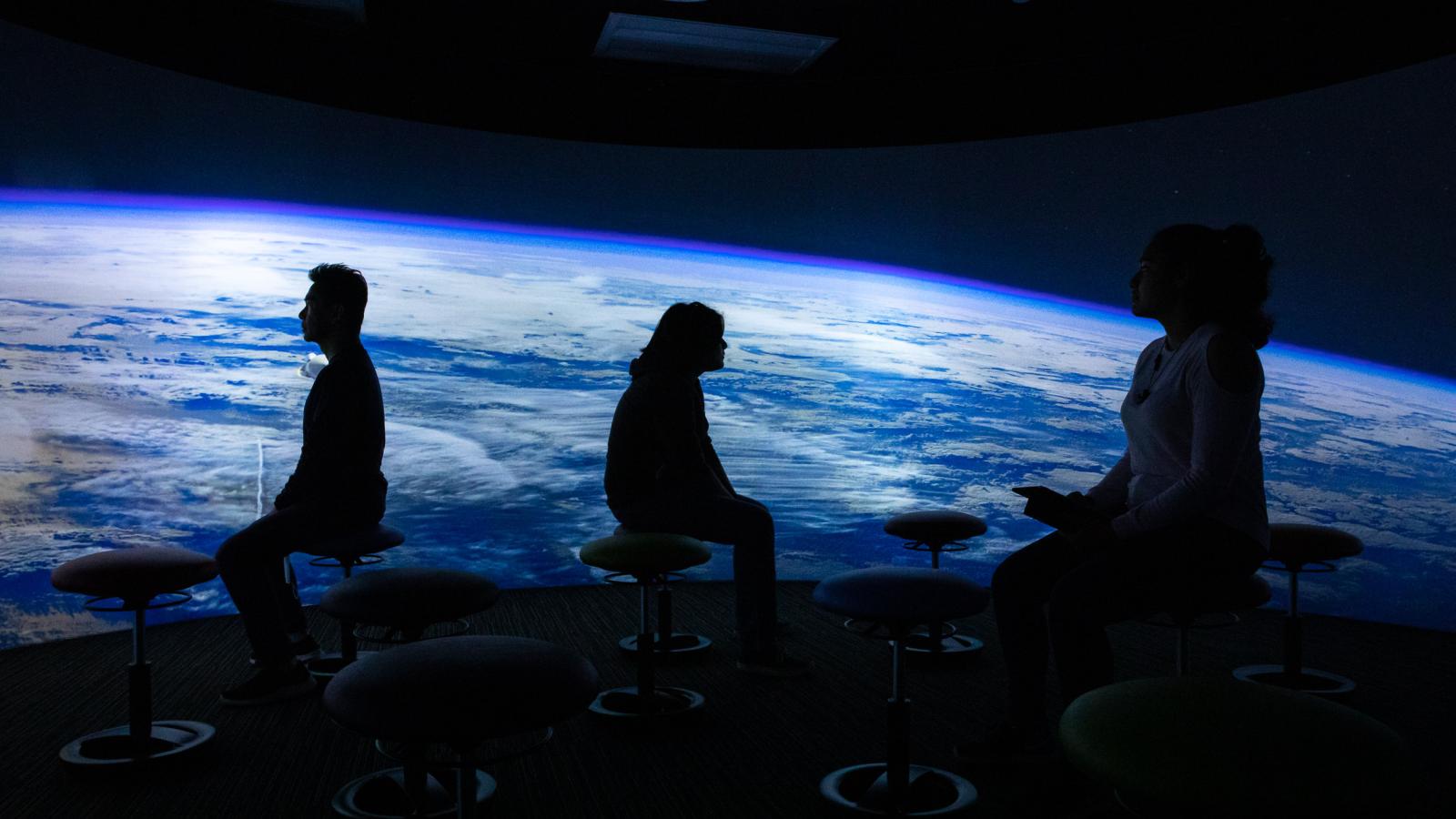 Students experience space in Igloo virtual reality