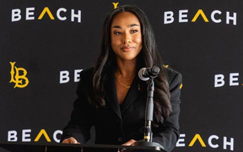 Women's Basketball Coach Minyon Moore