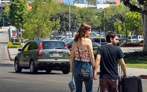 Students arrive on campus