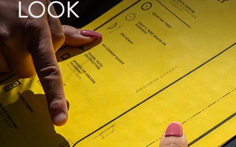 students point to walk audit form