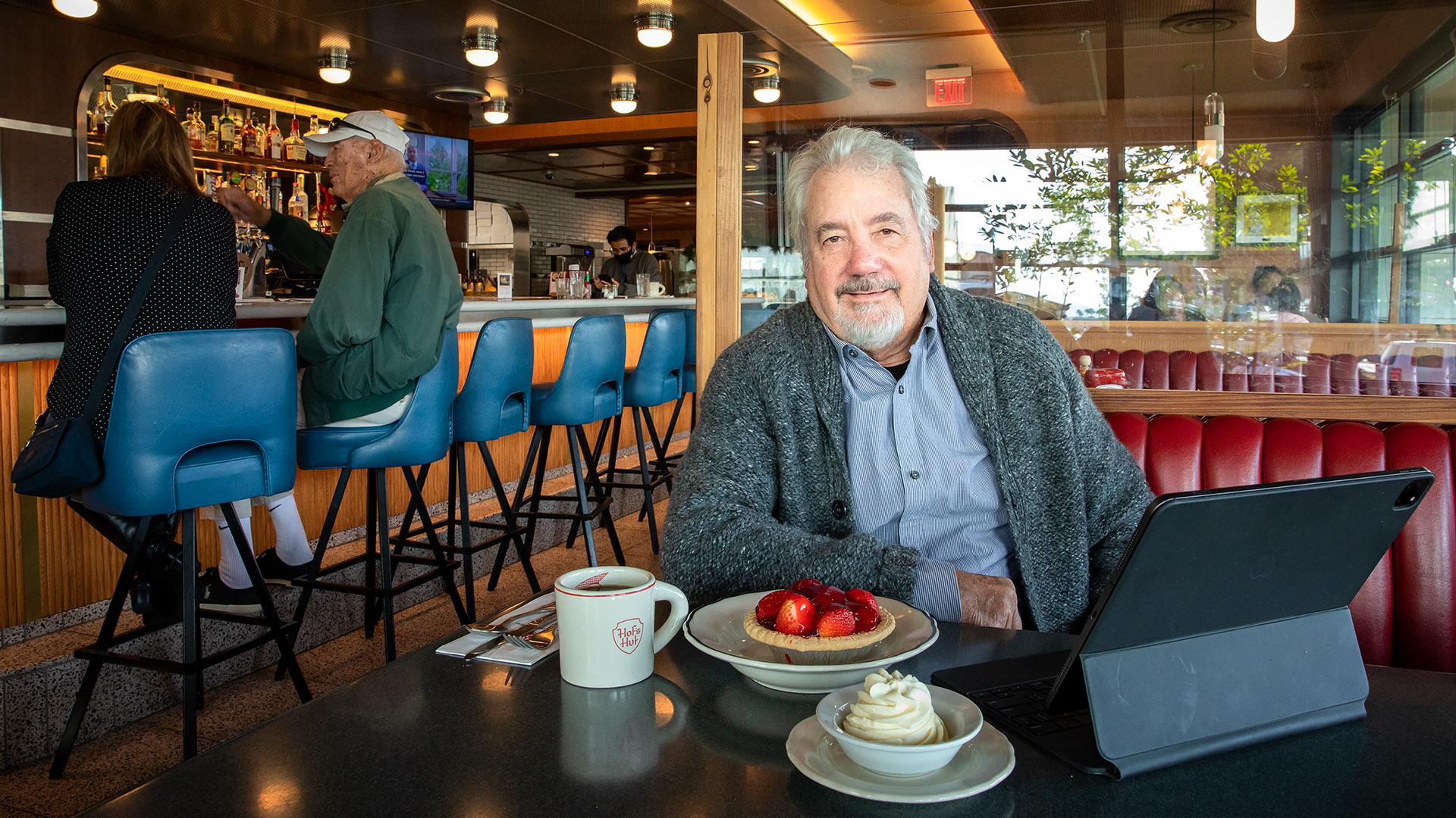 Craig Hofman '73