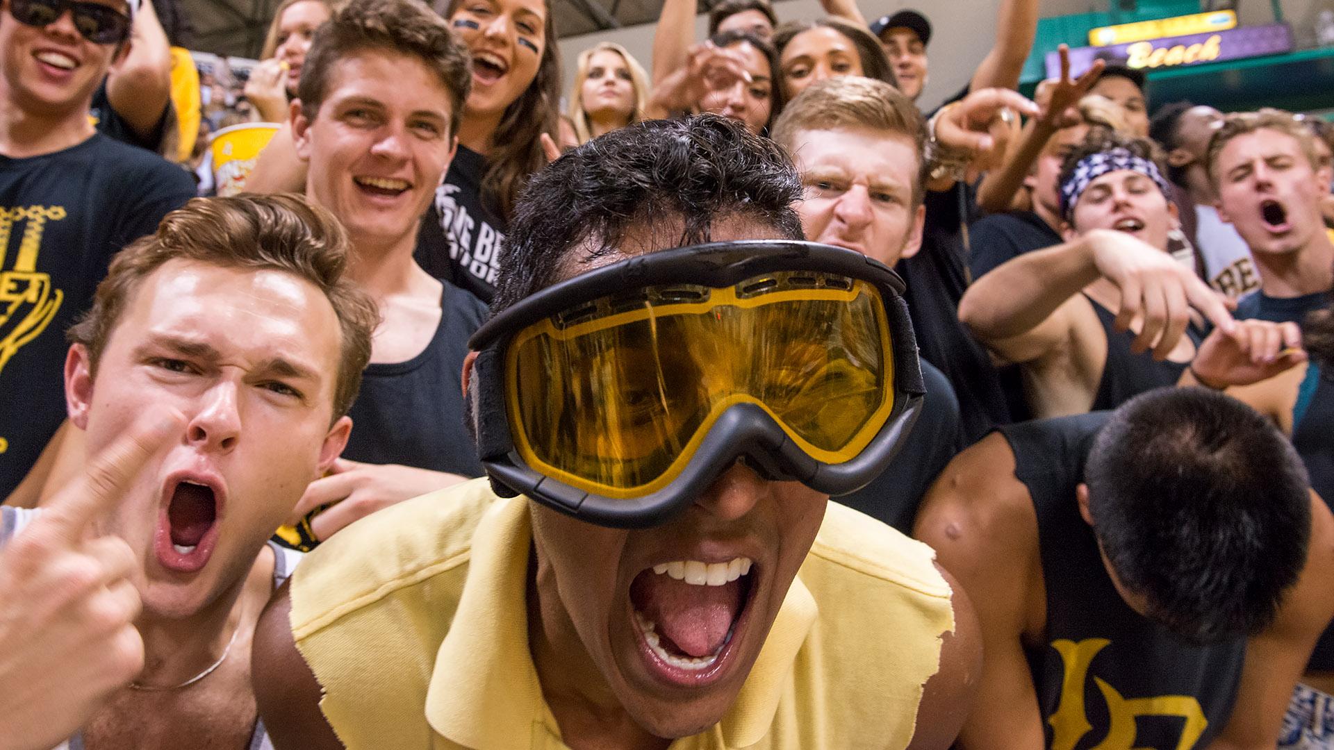 Homecoming crowd of students