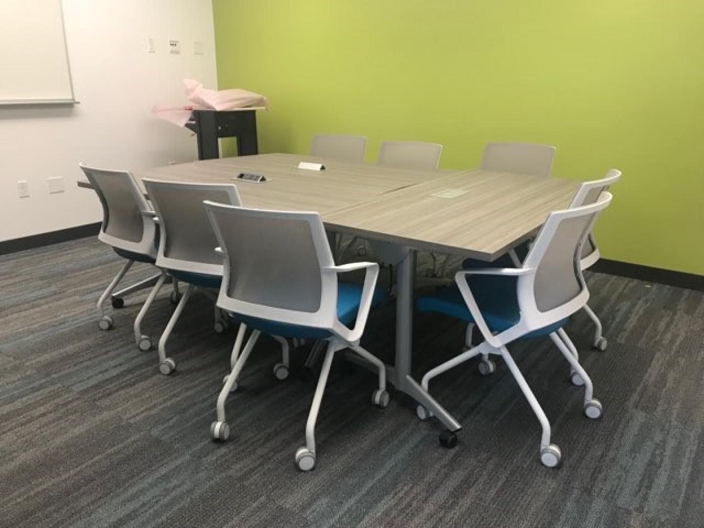 Beach Academic Resource Center Study Area B contains tables and 8 chairs.