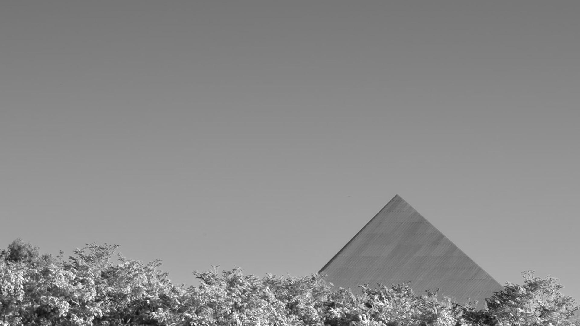 Black and white photo Pyramid