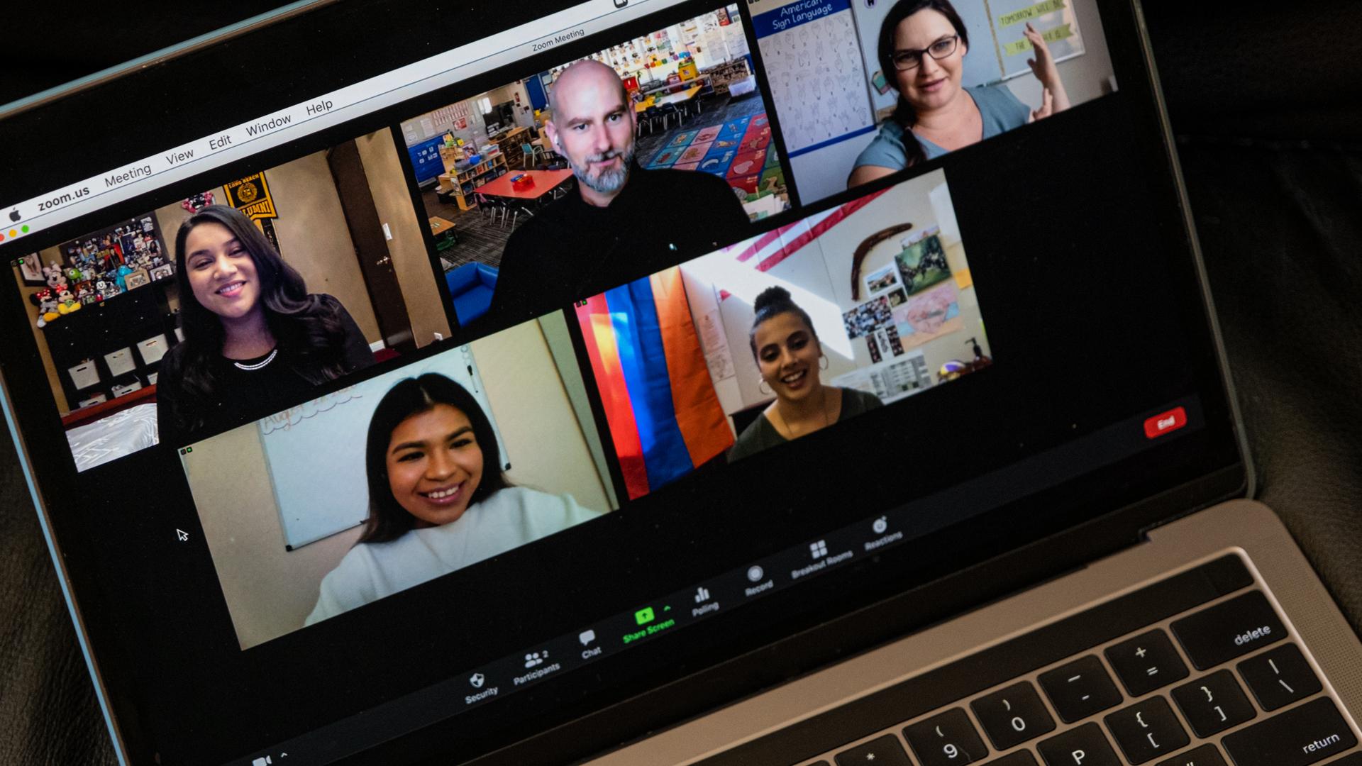 zoom screen with student teacher faces