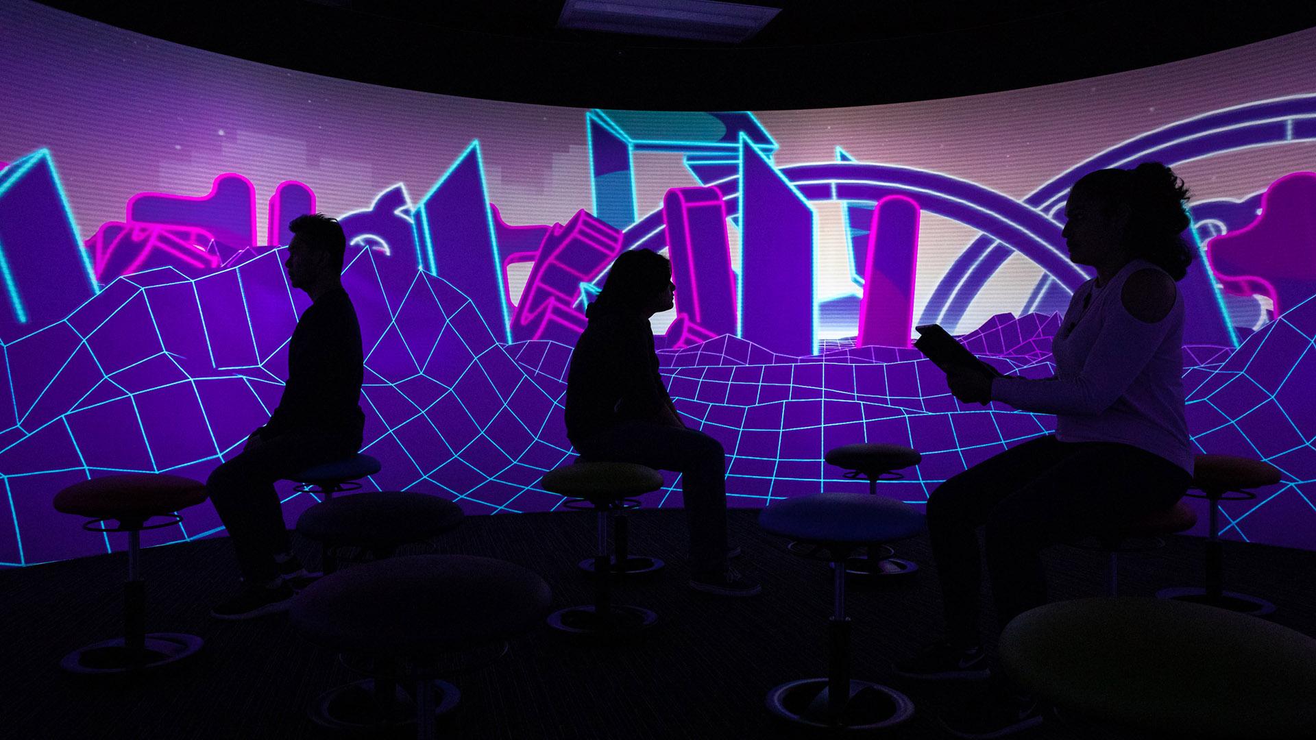 Students experience Virtual reality space in the Library